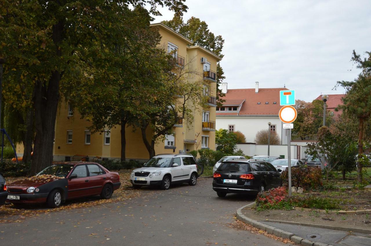 RÉS Apartman Eger Exterior foto