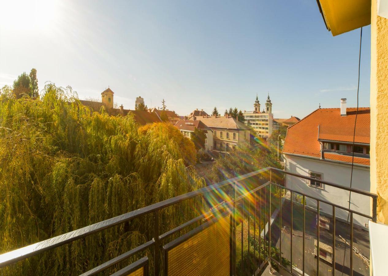 RÉS Apartman Eger Exterior foto